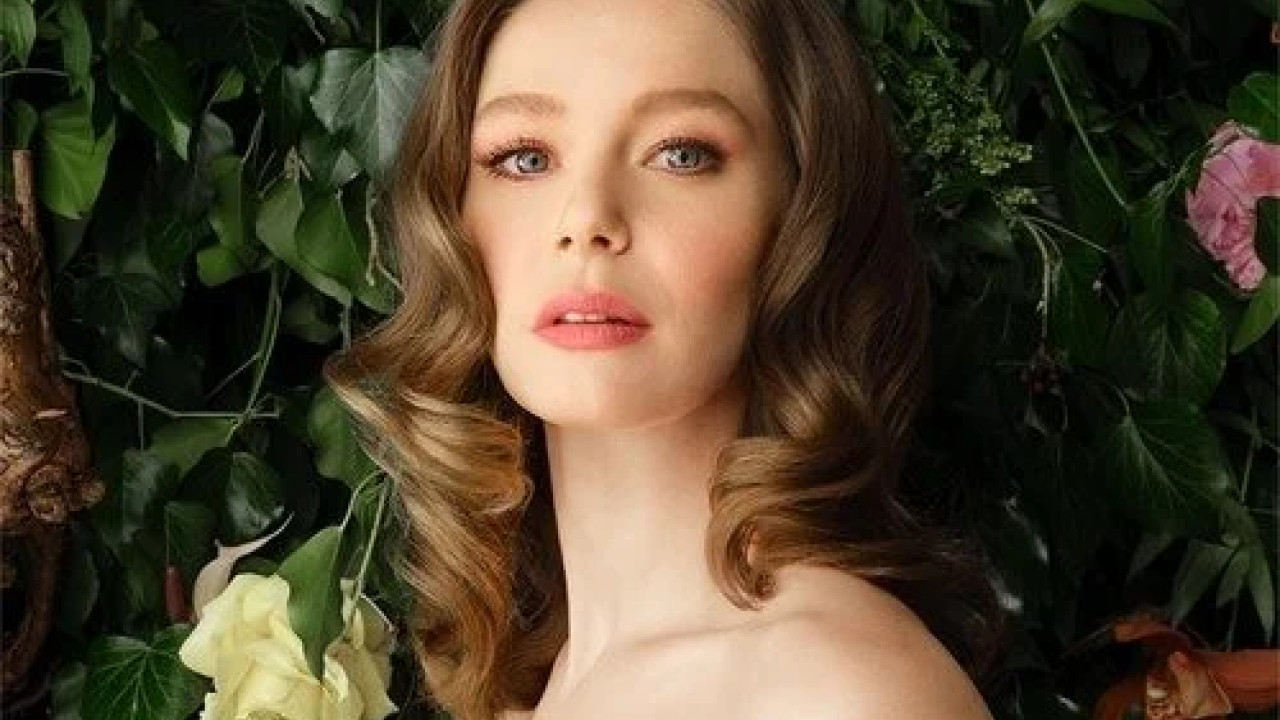 فتاة النافذة الموسم الثالث الحلقة 24